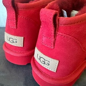 UGG CLASSIC ULTRA MINI SHEARLING BOOTS SIZE 9 COLOR SAMBA